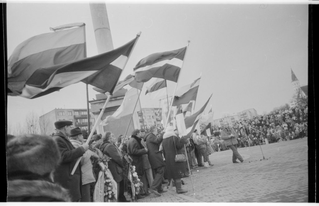 Lietuvos Nepriklausomybės atkūrimo (Kovo 11-osios) 30-osioms metinėms skirta fotografijų paroda „Laisvės tribūnoje“